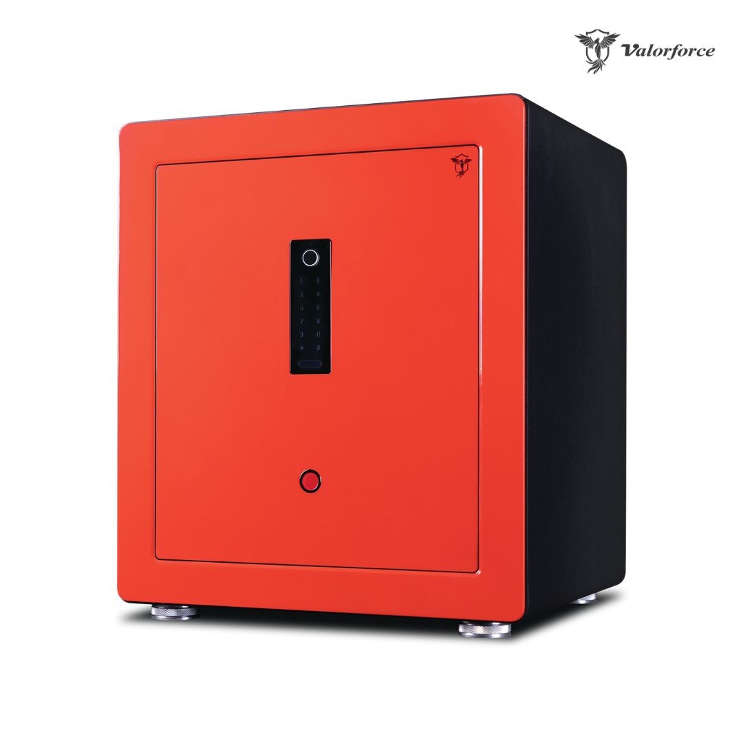 Passion V12 Le Blanc safe triple cylinder bolts
Le Blanc safe open view with LED lighting