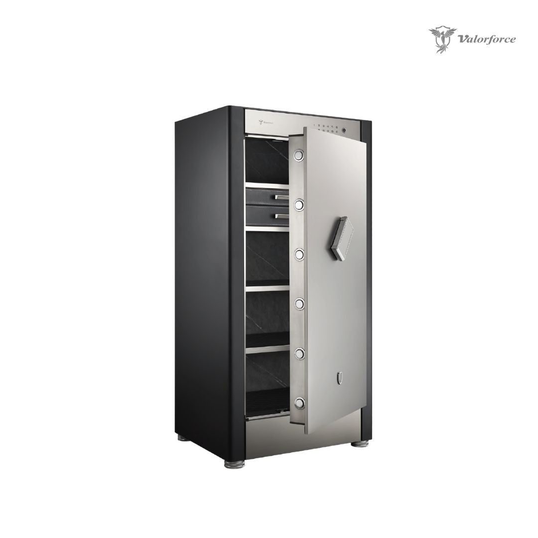 Zinc alloy handle on R120 safe
Large capacity stainless vault – Valorforce R120